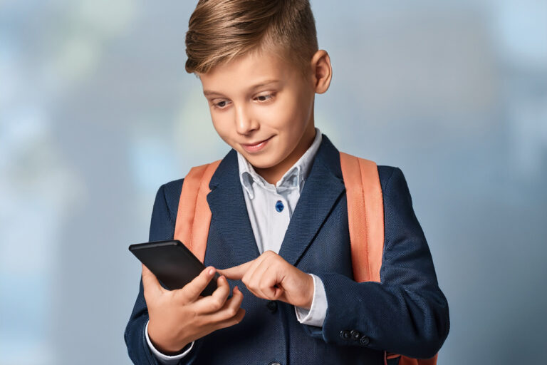 Einladung: Digitaler Elternabend zum Thema ,,Mein Kind bekommt das 1. Handy“